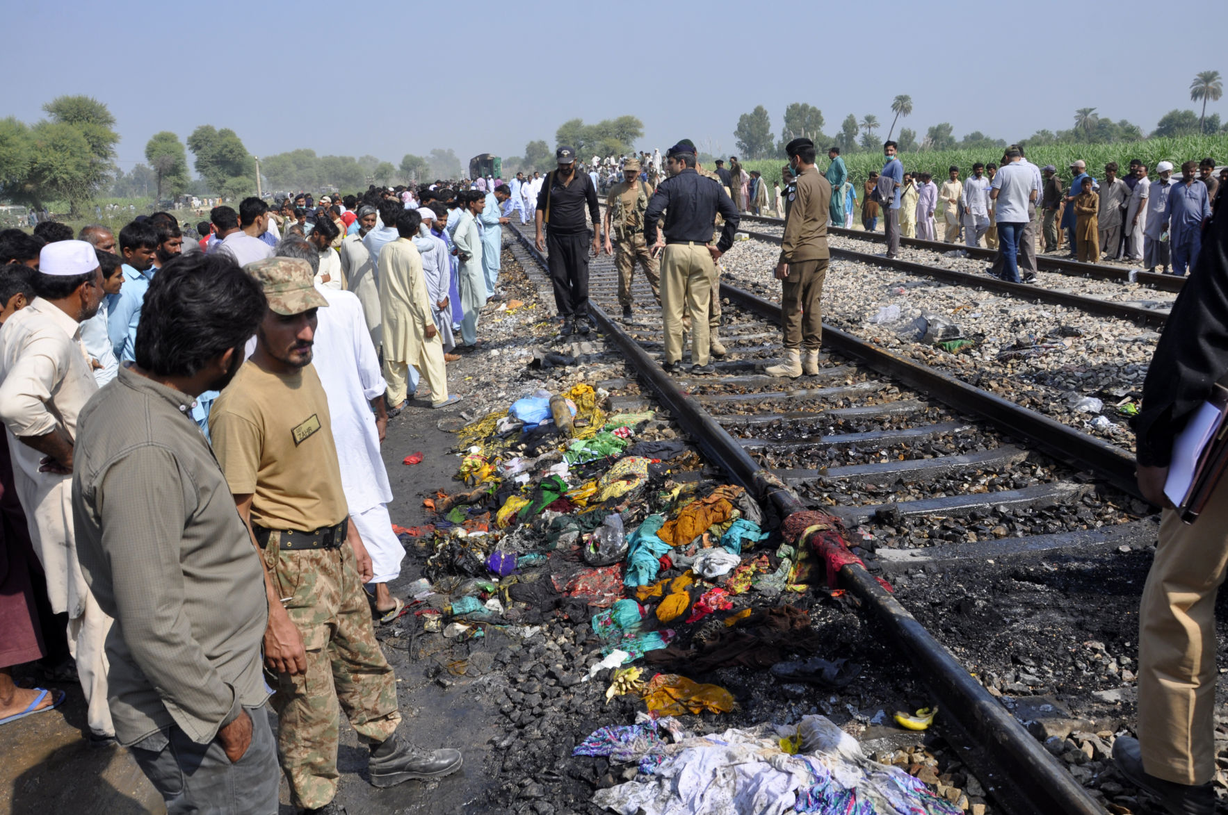 Pakstan Train Fire